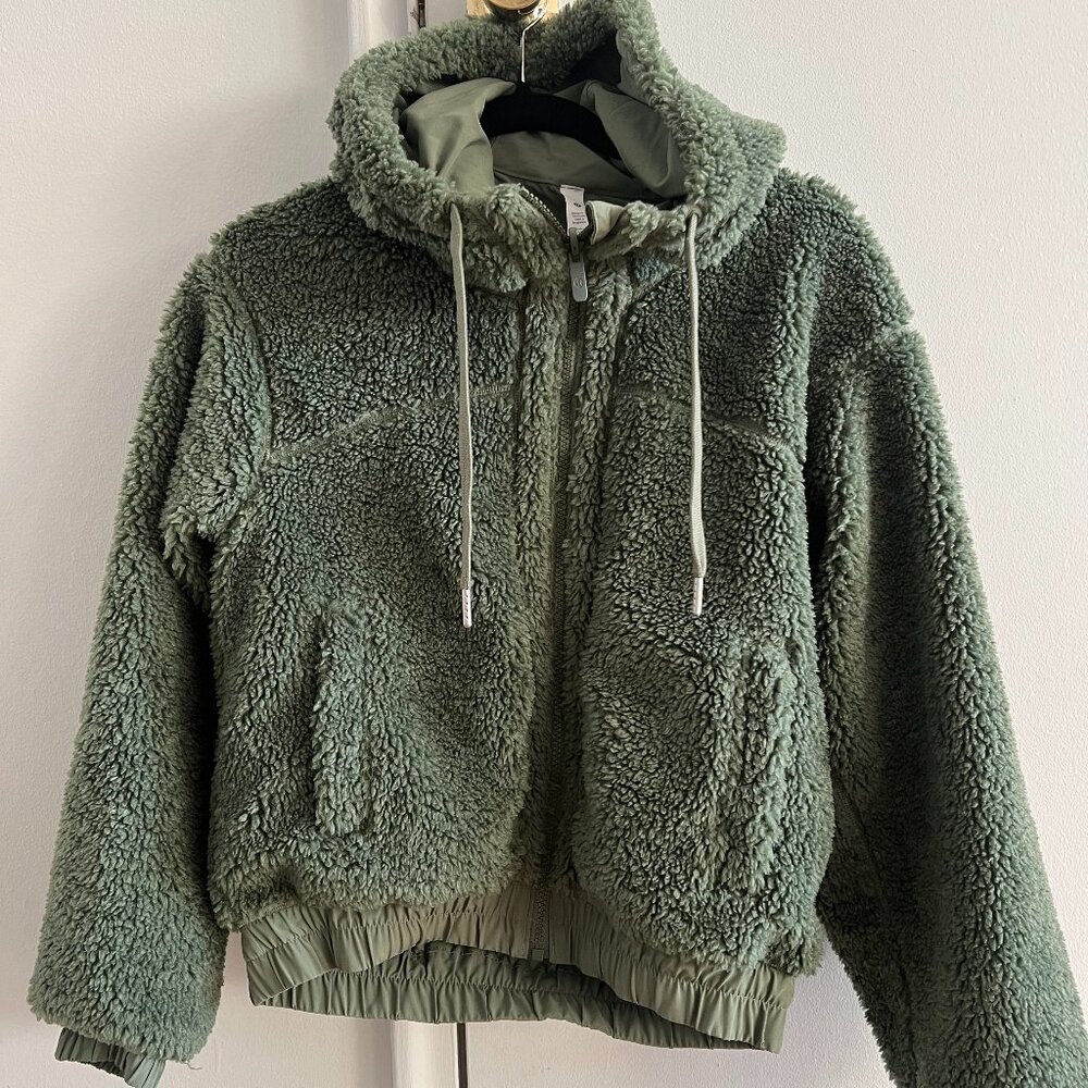 Lululemon Reversible Sherpa Bomber Hoodie Size 4 (Like New)